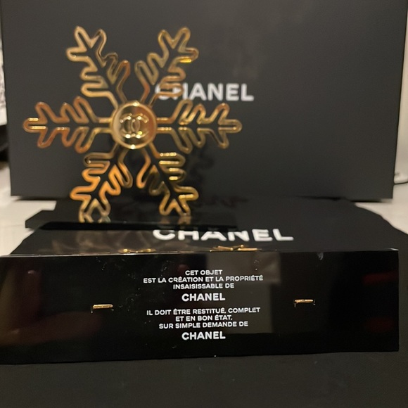 Chanel Snow Flake cosmetic display. The covered display Sold separately. - Picture 2 of 14
